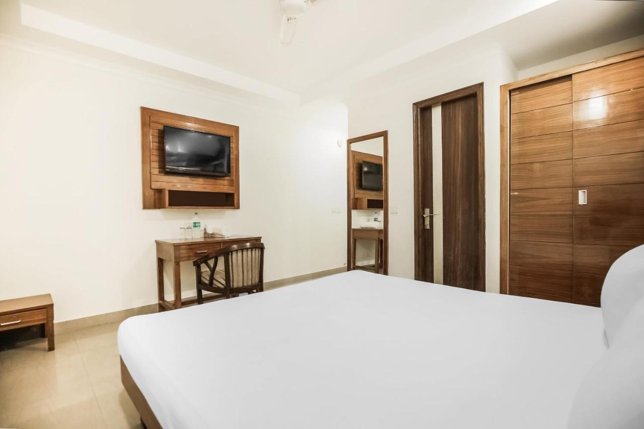Hotel Collection O Sapphire Chandīgarh Exterior foto