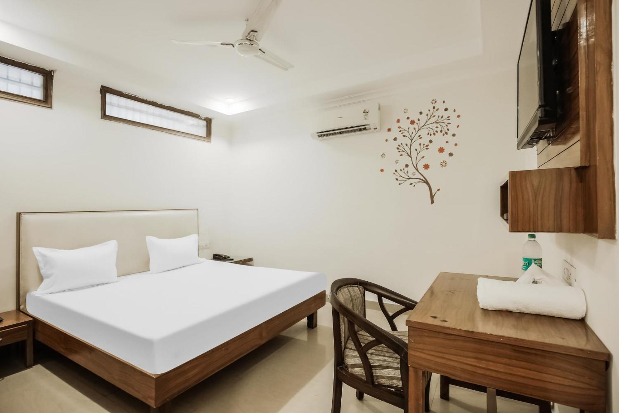 Hotel Collection O Sapphire Chandīgarh Exterior foto